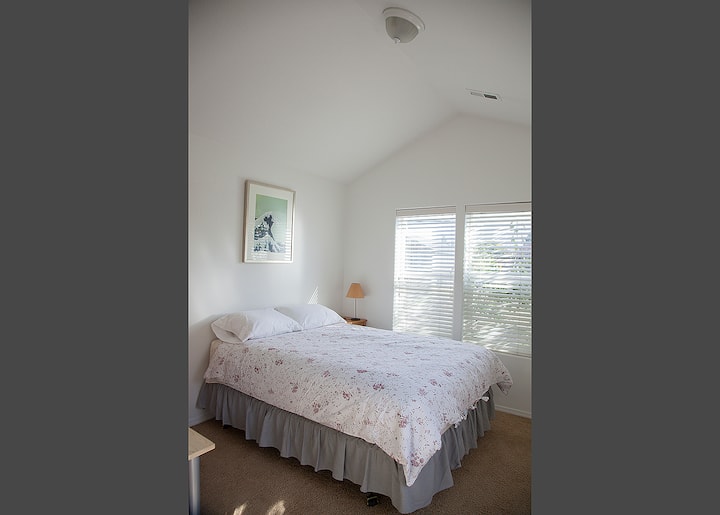 No Cleaning Fee, Private-bath, Free Parking For 2! - Portland, OR