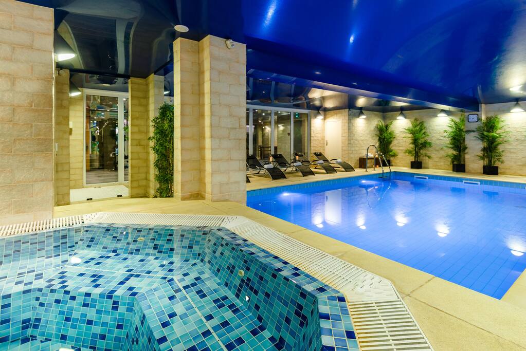 Jaccuzi chauffé 29 °
8 personnes