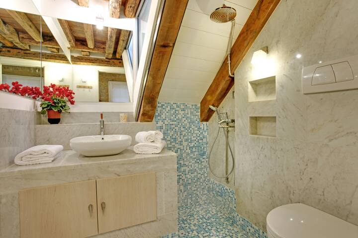 Fenix Apartments managed Airbnb listing 2