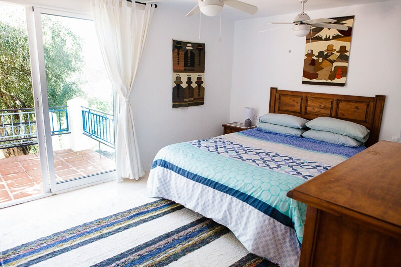 חדר שינה זוגי עם מרפסת פרטית