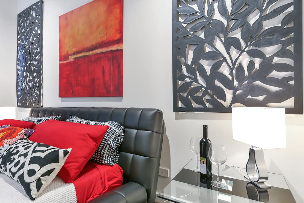 Luxury King Sunset Suite. Reverse cycle air con.Fan.