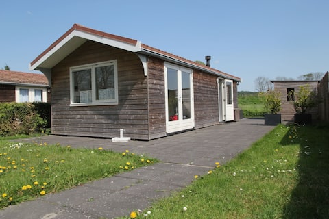 Top performing Airbnb: Pet-Friendly Bungalow in Schoorldam