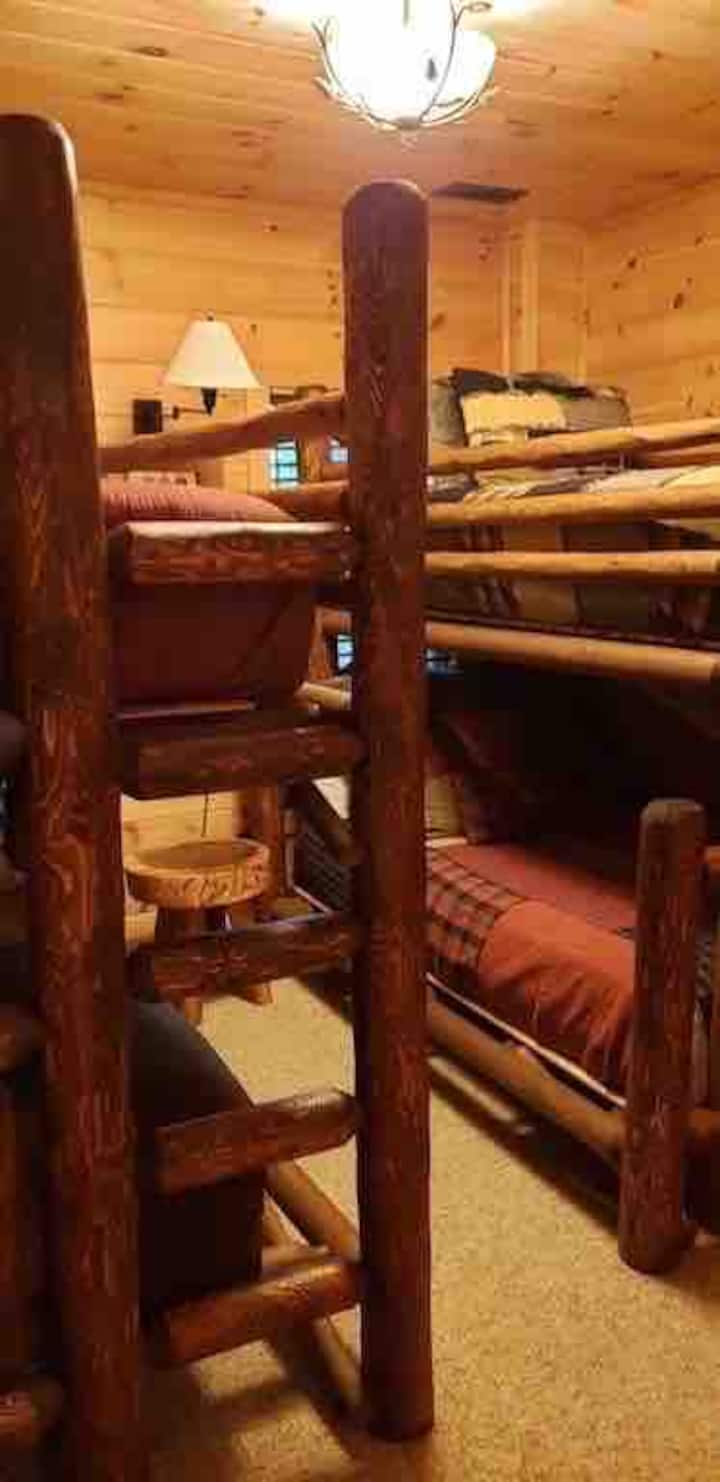 غرفة بطابقين - تتسع لـ 5 أشخاص