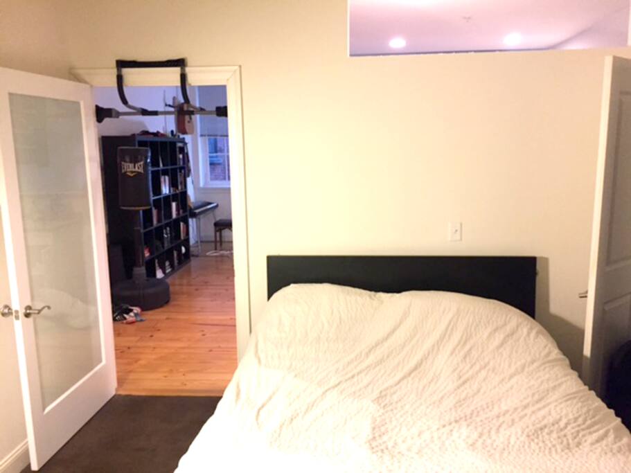 Queen bed with comfy Ikea mattress
