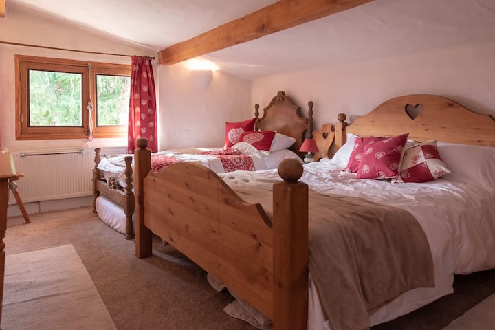 Dormitorio doble e individual.