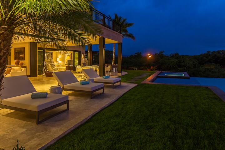 Ocean Views, White Sand Beach, Private Club gallery image 3