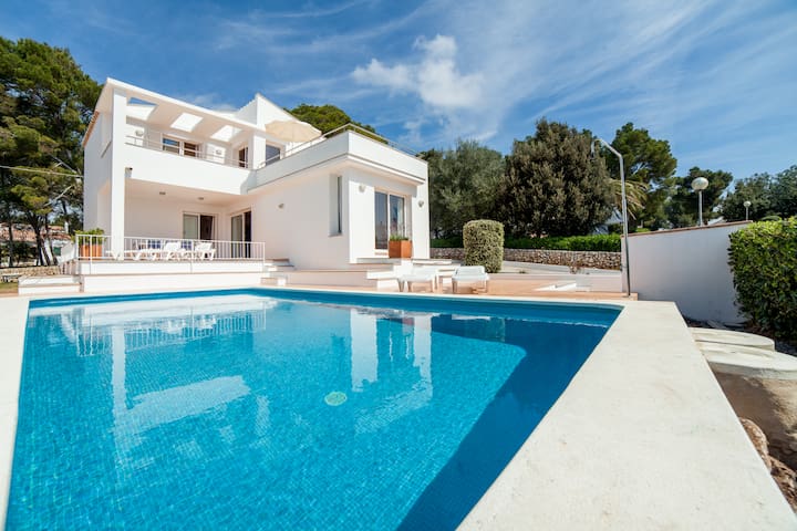 Villa con piscina en Cala Galdana