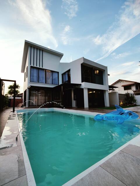 Eden Pool Villa @ Ipoh Town (21-26 pax)