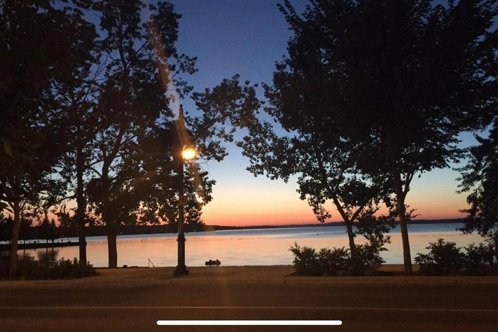 Lakefront Living