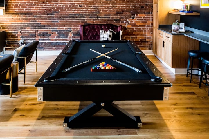 Loft Penthouse w/ City View 1 block from Broadway gallery image 2