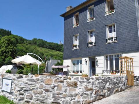 Large house between La Bourboule and Mont-Dore