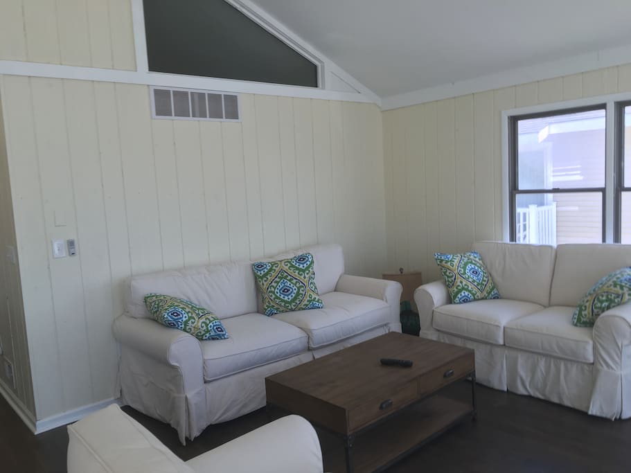 New hard wood floors, furniture