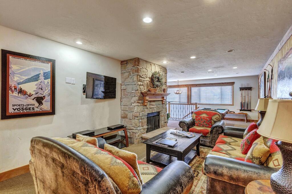 Living Room - view 2