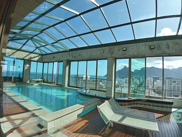 DAfr12 TIFFANY’s vista frontal mar de Ipanema. gallery image 2