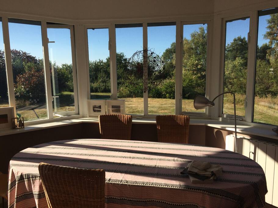 Breakfast room court yard