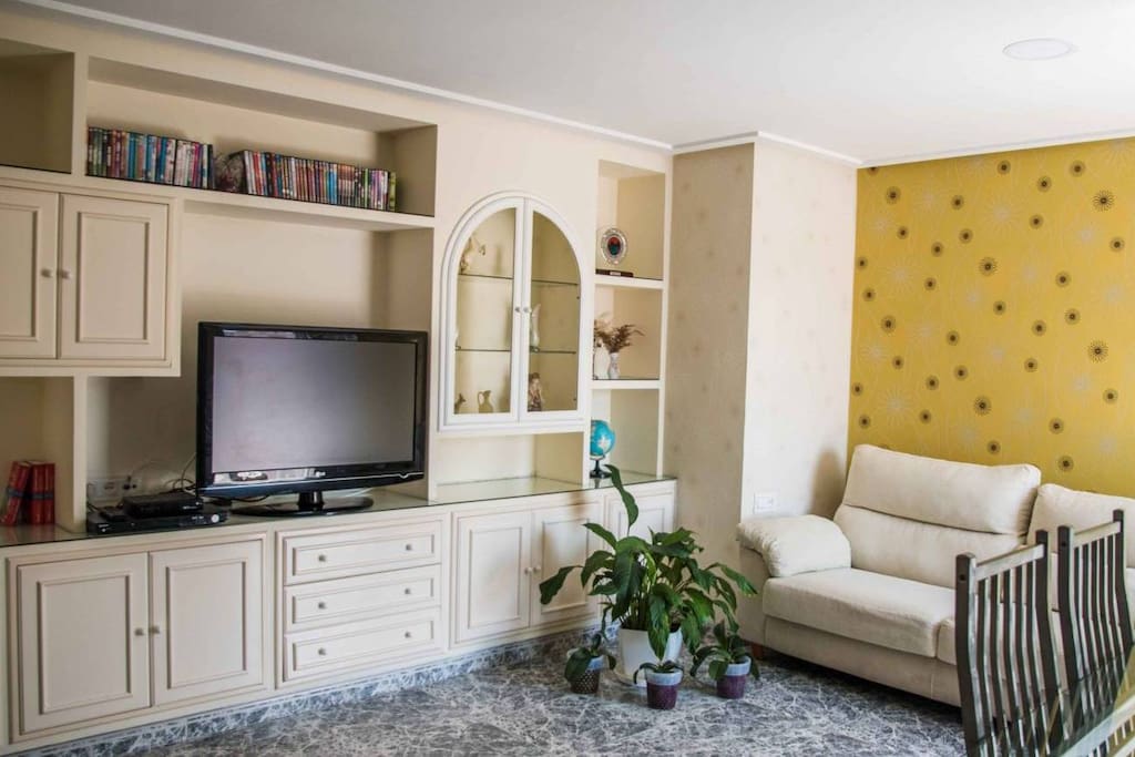 Living room (cable TV/DVD)