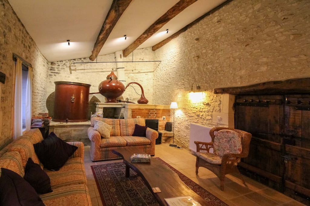 Le Chai Alambic lounge