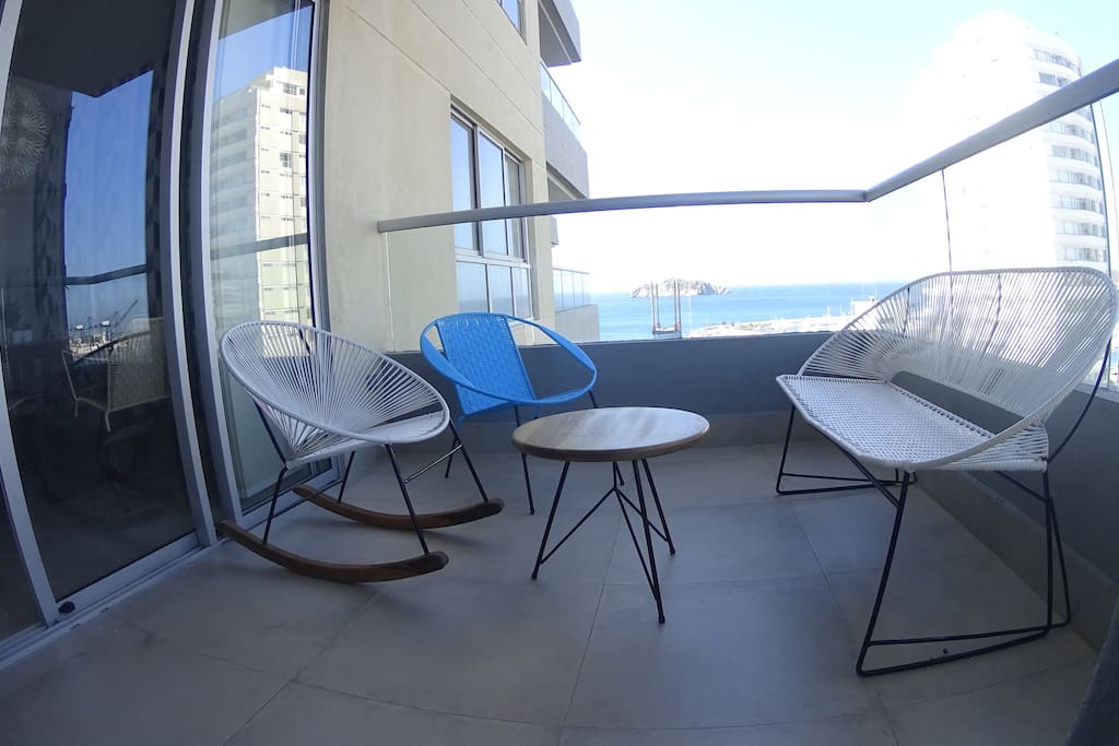 Balcón con vista al mar