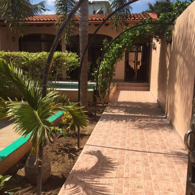 Entrada a la casa