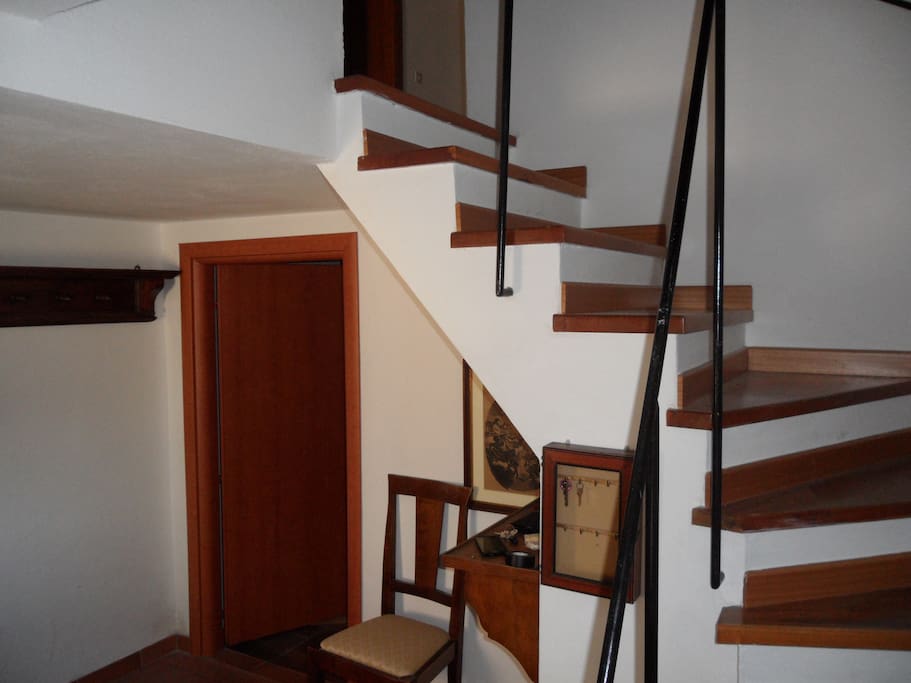 Scala di accesso al piano superiore