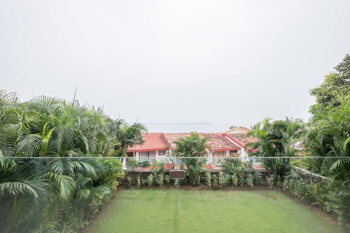 SEAVIEW LUXURY HOLIDAY VILLA 4BHK GARDEN AND POOL
