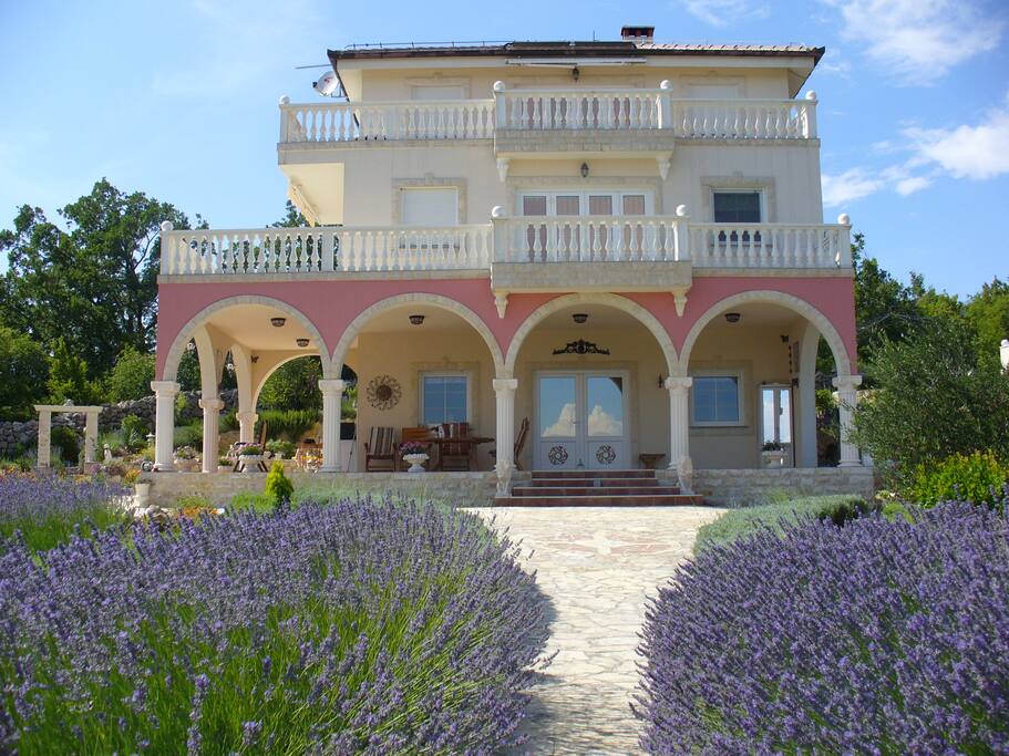 VILLA HARMONIE
