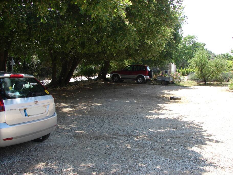 Parking ombragé