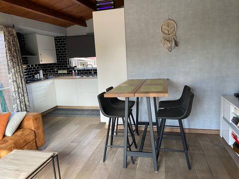 Charming chalet for rent. Fully fenced.