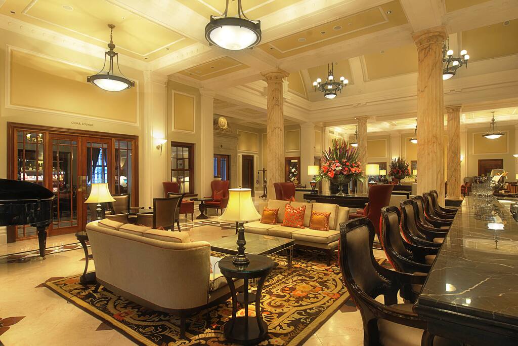 Taj hotel bar