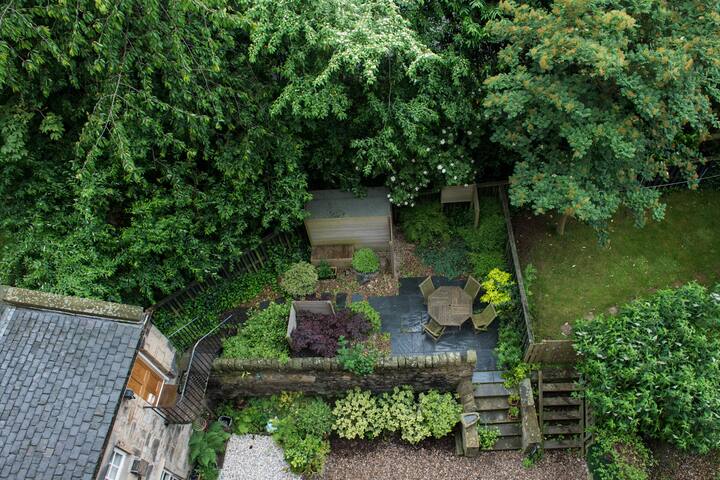 New Town Large 2 Bedrooms Apartment gallery image 4