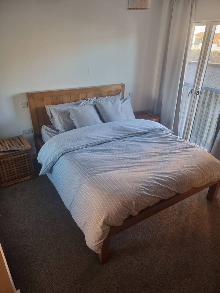 Superbe chambre avec salle de bains privative, lit King Size près de