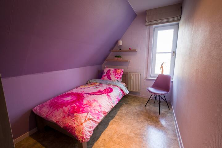 Საძინებელი 1 ადამიანისთვის.