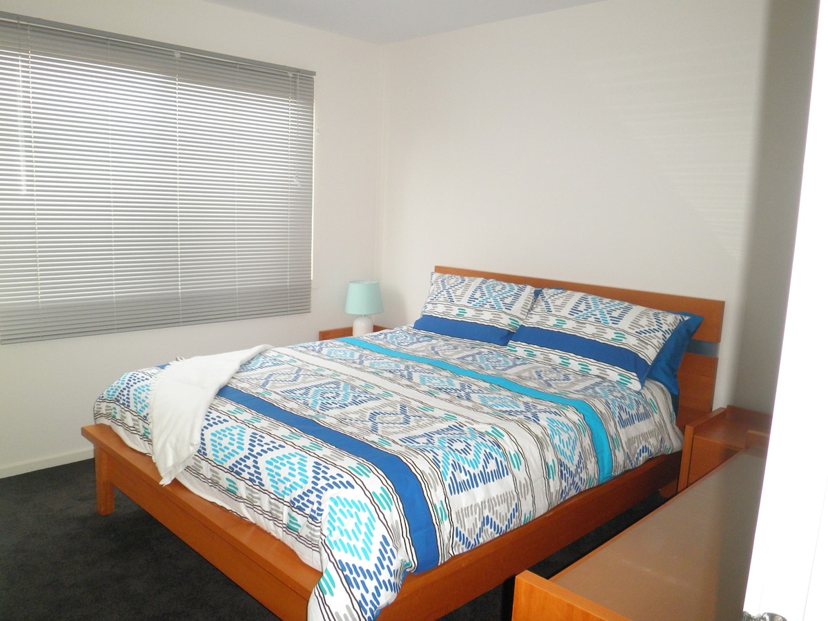 חדר שינה 2 - מיטת קווין סייז