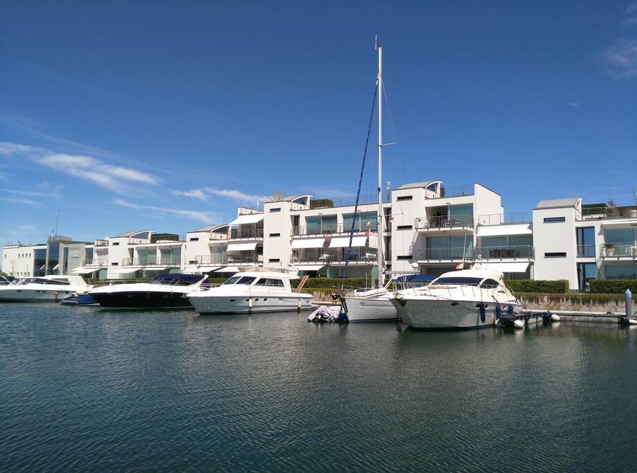 Veduta Residence dal pontile.