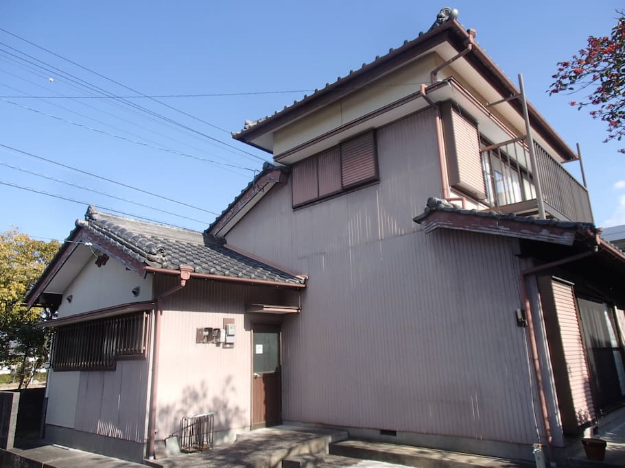 入り口はこちらから。
駐車場有り。
