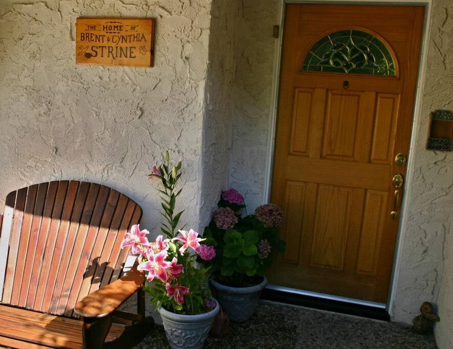 Cafe Spots - Entry / Patio