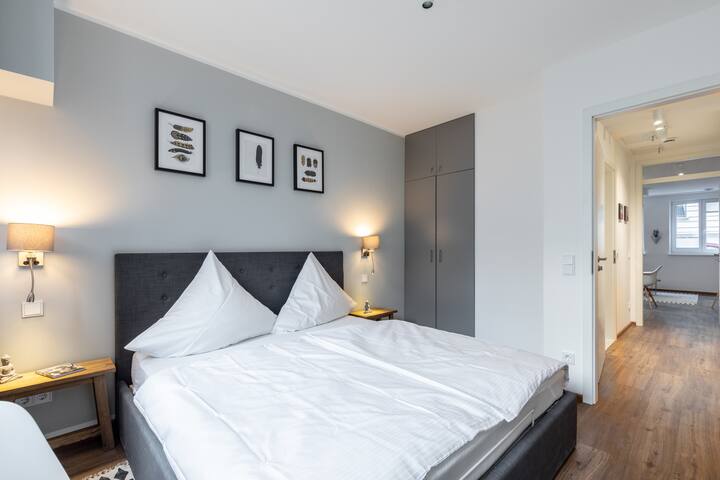 Freya – 2-bedroom apartment in Munich city center gallery image 3