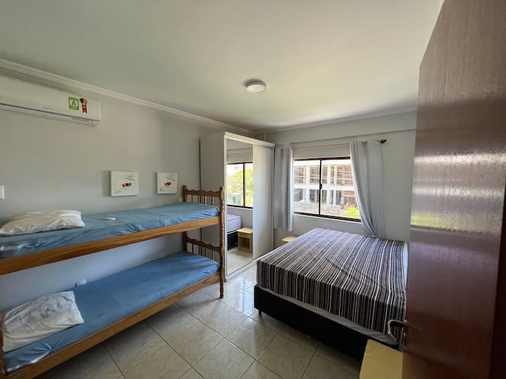 Sovrum 2 (eget badrum)