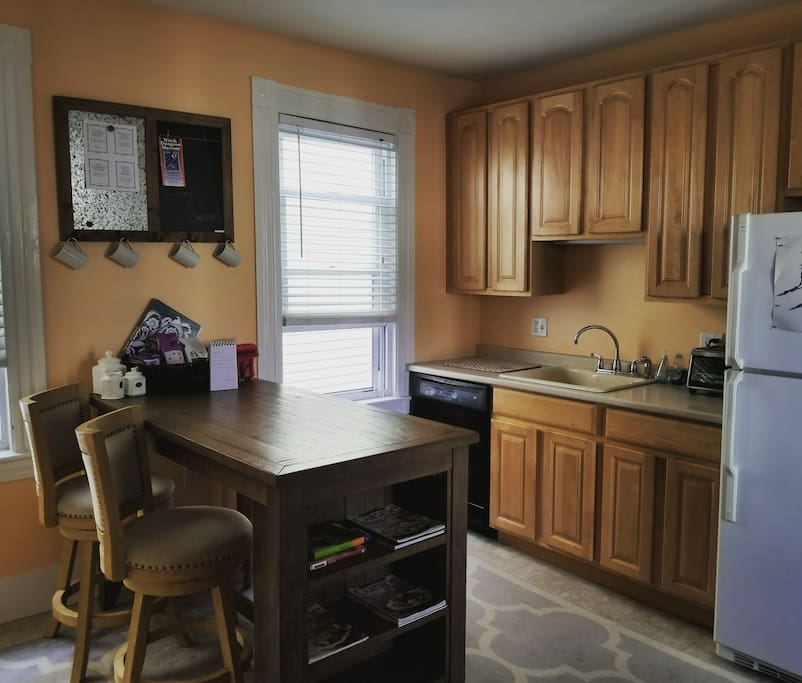 Full kitchen w breakfast bar; all cooking utensils and basic spices ready to go