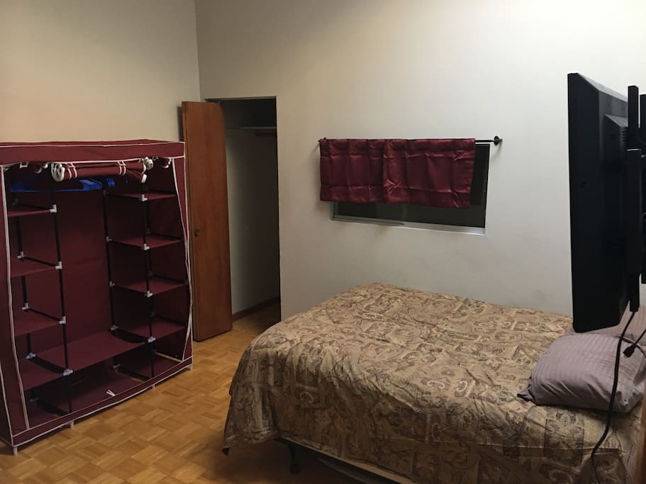 The Full Bed in a SHARED ROOM booked with this listing.