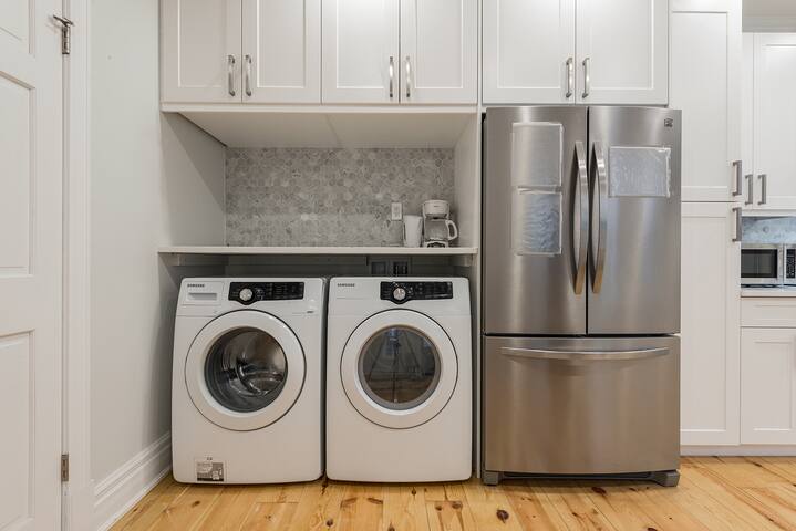 PENTHOUSE DOWNTOWN MONTREAL 1BEST LOCATION HIGHEND gallery image 4