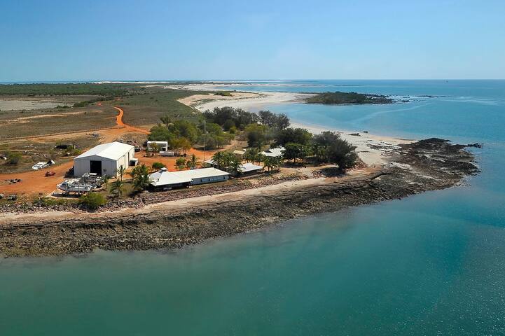 Holiday Rentals, Homes, Experiences & Places - Airbnb