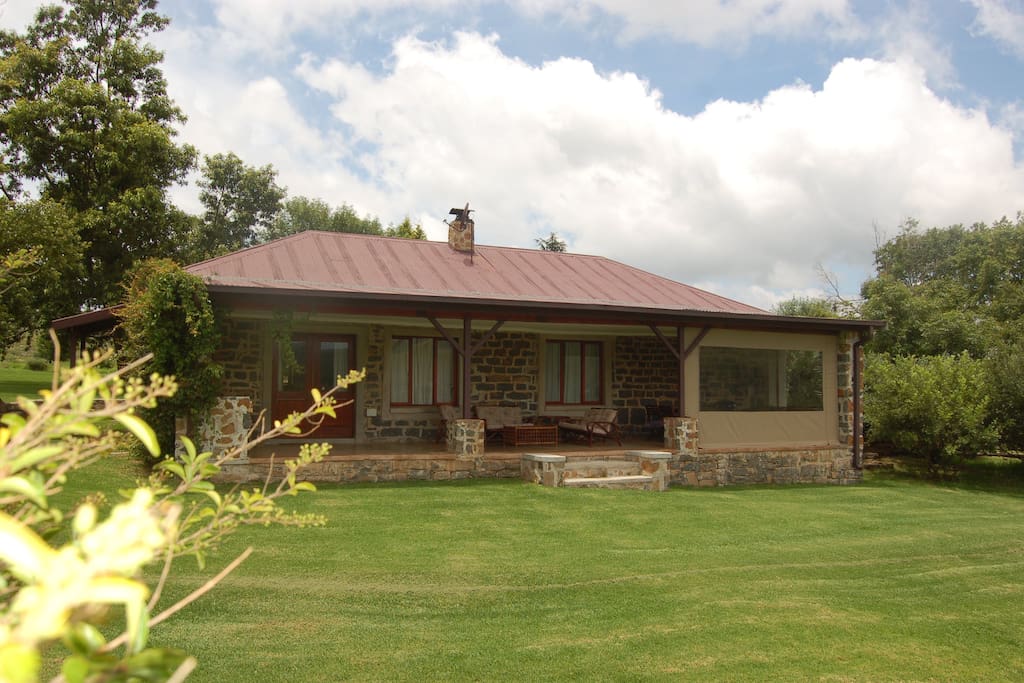 Exterior of Watersmeet Cottage