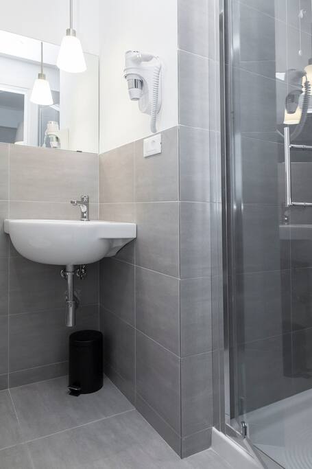Il bagno
Bathroom