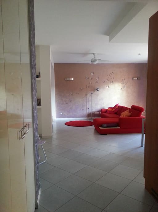 Il soggiorno visto dall'ingresso