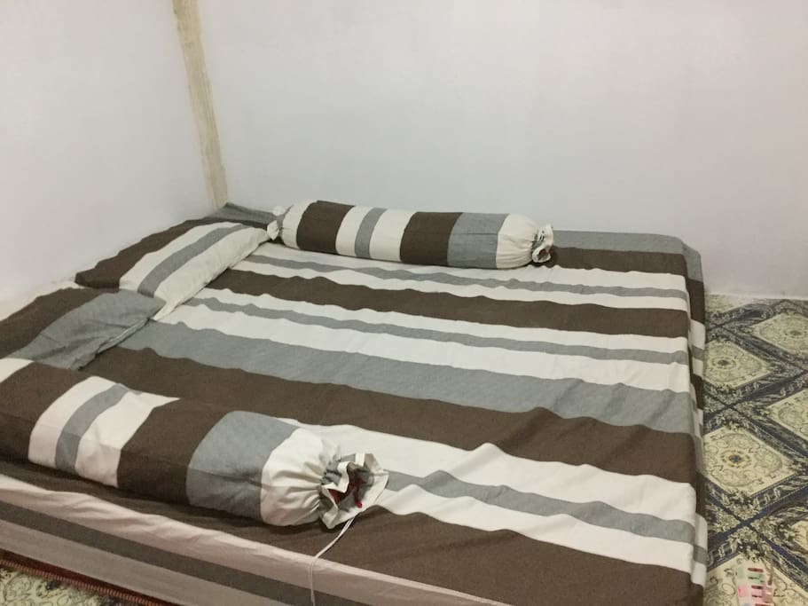 Bed room