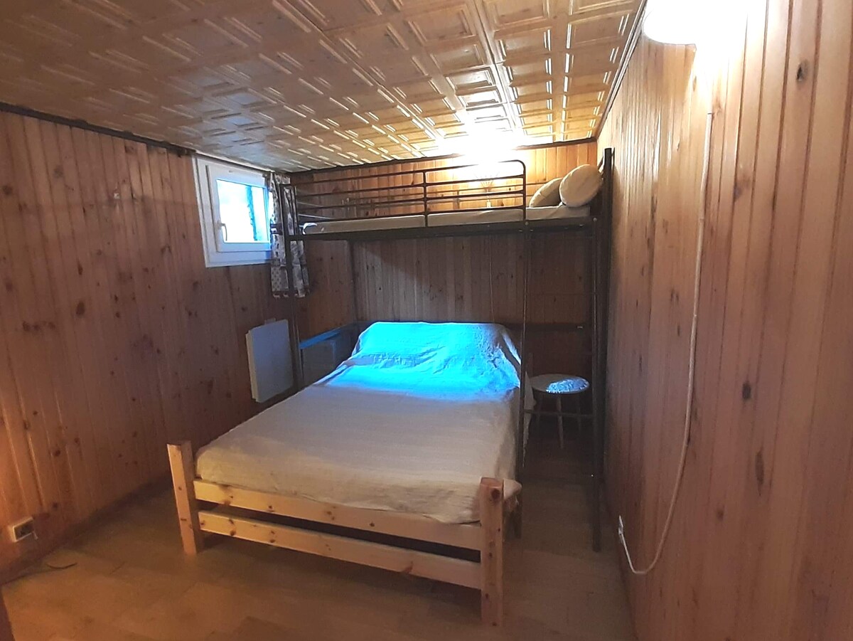 Spálňa 2 na poschodí -1