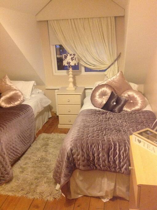 Bedroom - Twin