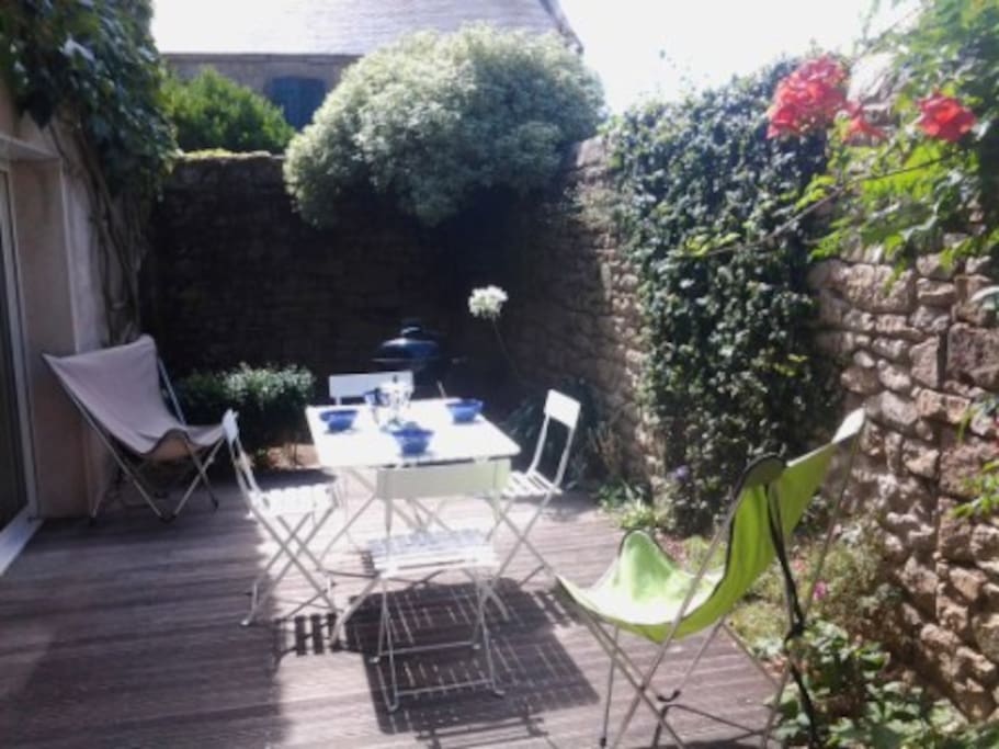 un apéritif et un barbecue sur la terrasse...