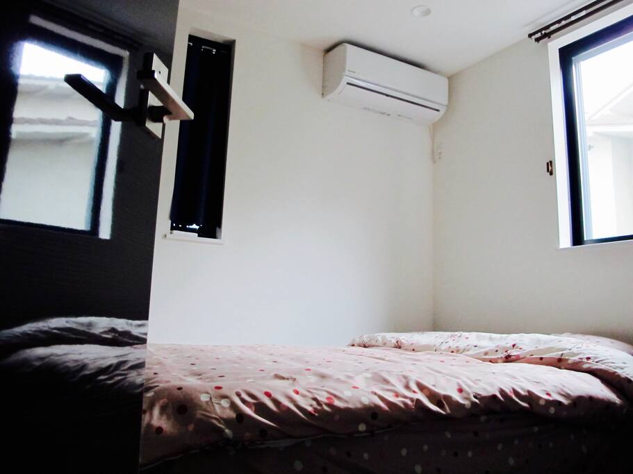 Guest bedroom on 1st floor (double bed)